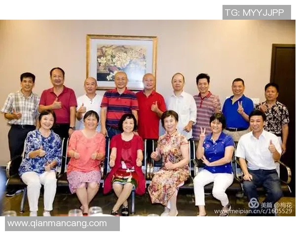 昔日绿茵巨星再聚首岁月流转英姿不再却满满人情味